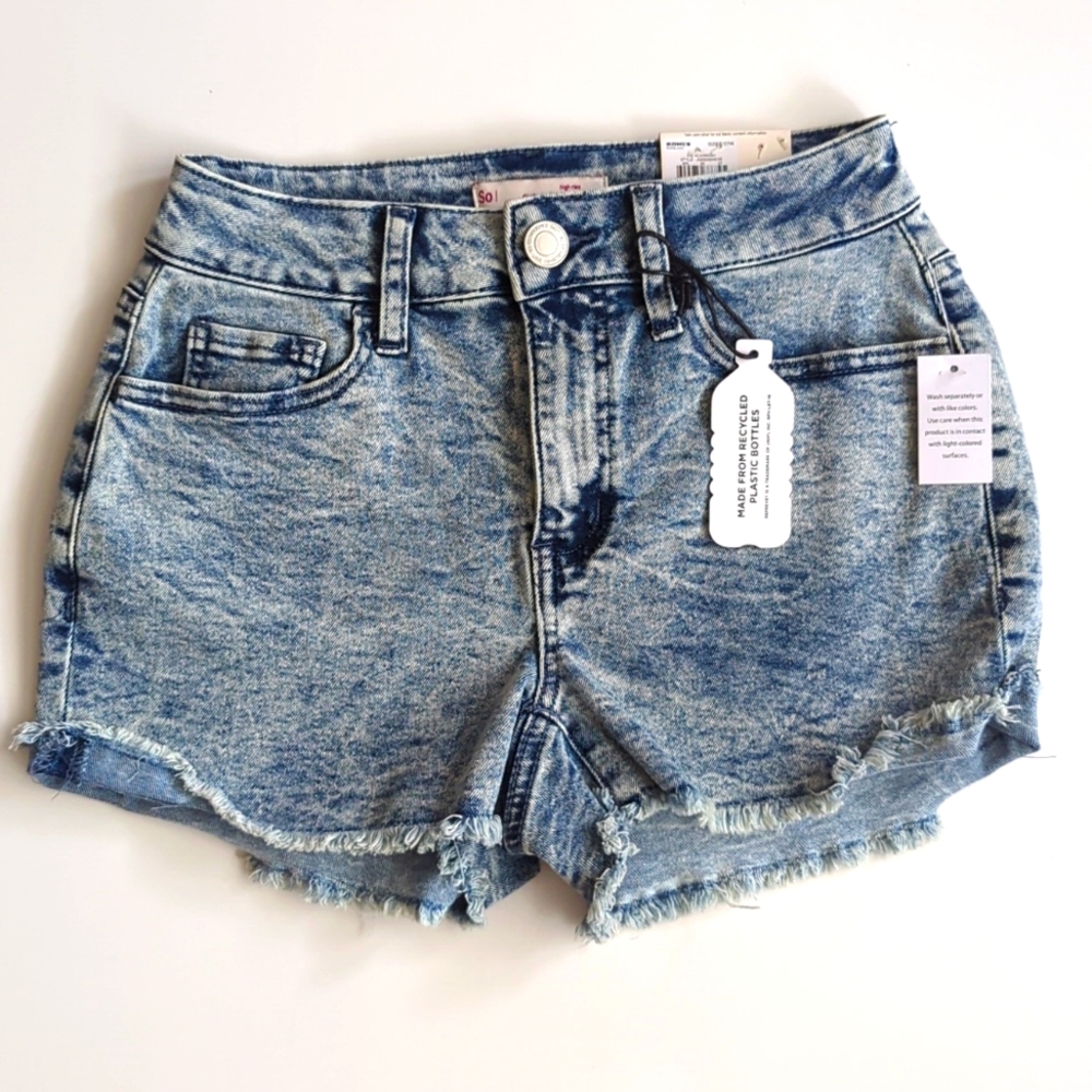 SO Junior's High Rise Curvy Shortie Short